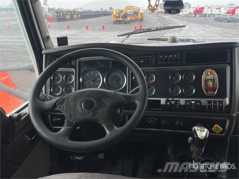 Kenworth T800B Naudoti vilkikai