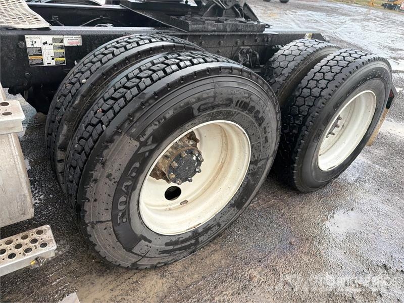 Kenworth T800B Tracteur routier