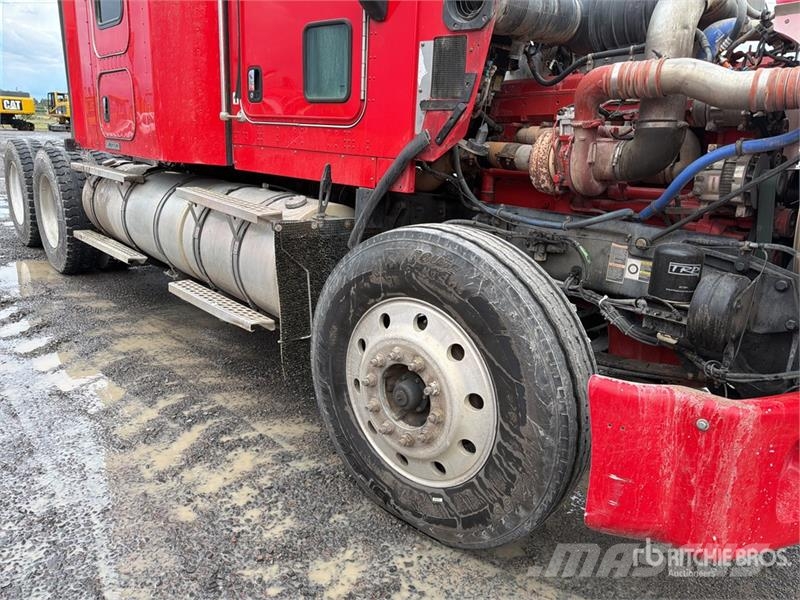 Kenworth T800B Tracteur routier