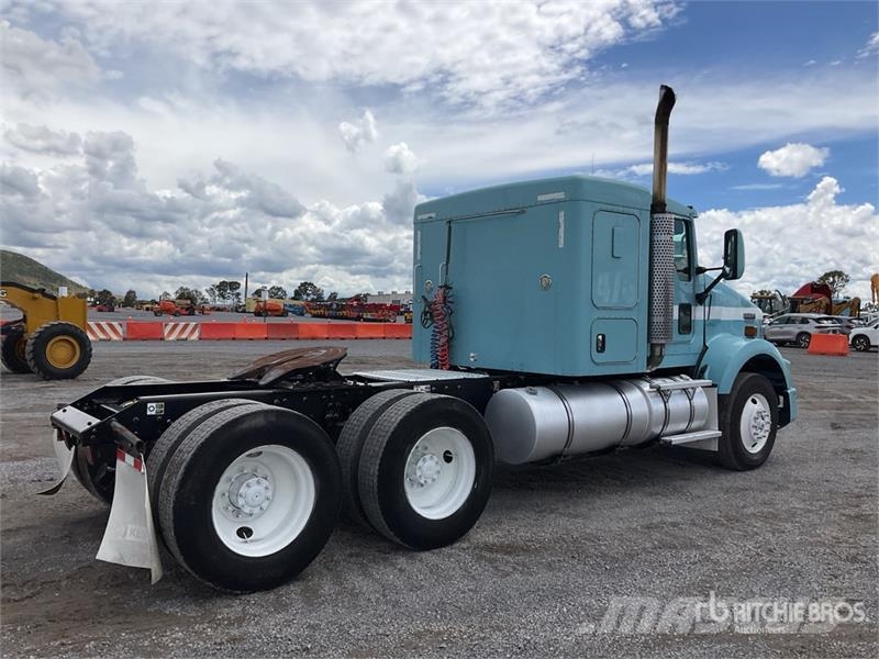 Kenworth T800B Trekkers