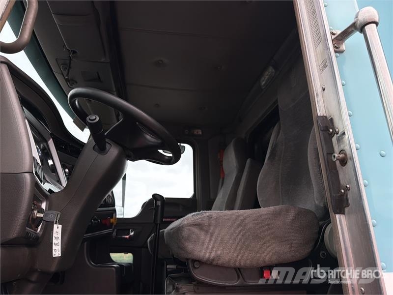 Kenworth T800B Vilcēji