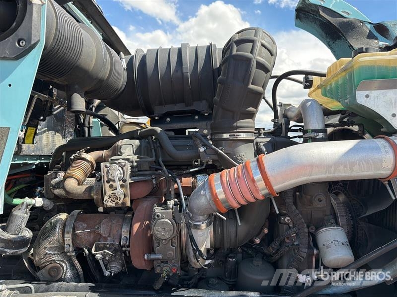Kenworth T800B Тягачі