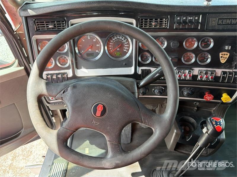 Kenworth T800B Naudoti vilkikai