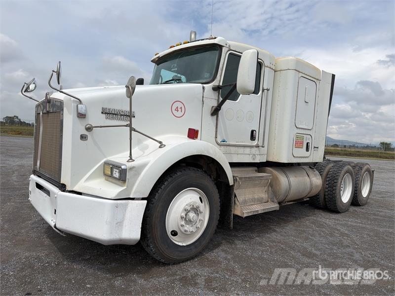 Kenworth T800B Sattelzugmaschinen