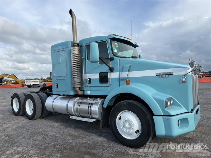 Kenworth T800B Tractor Units