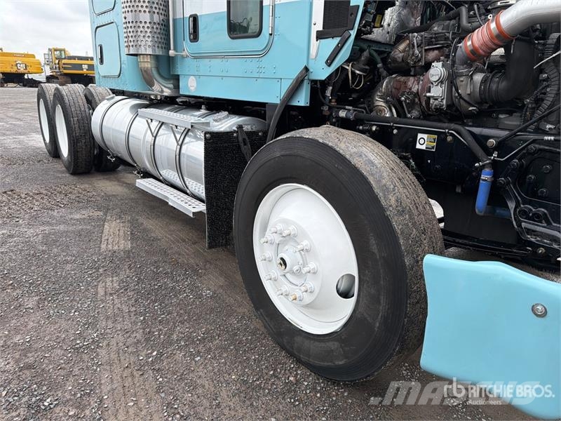 Kenworth T800B Тягачі