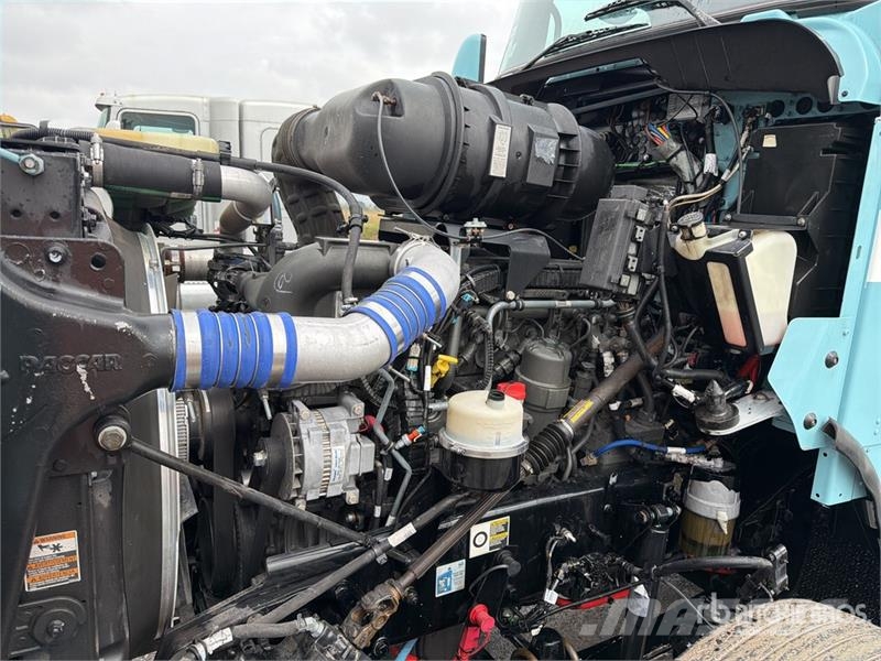 Kenworth T800B Тягачі