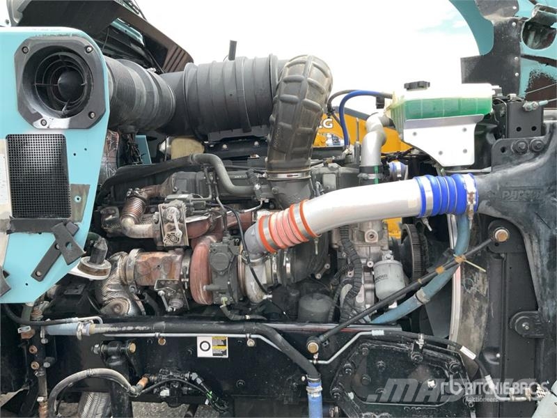 Kenworth T800B Trekkers