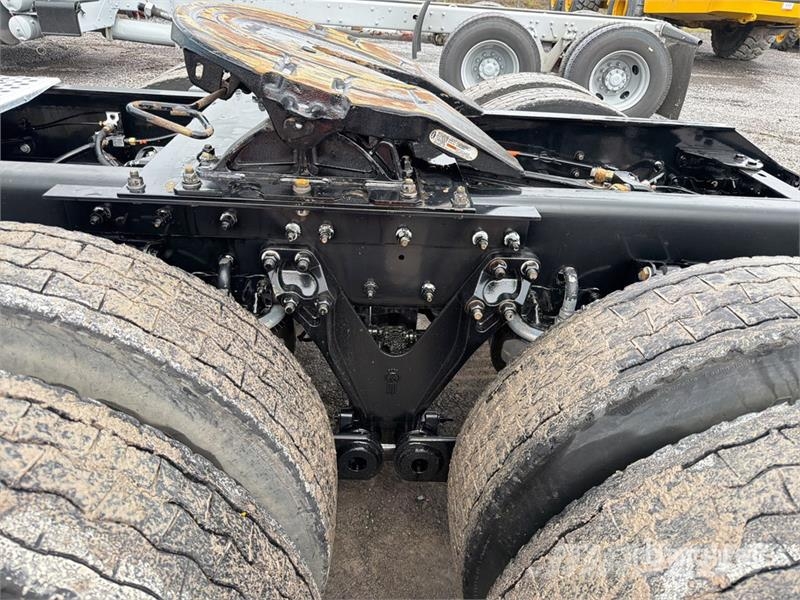 Kenworth T800B Тягачі