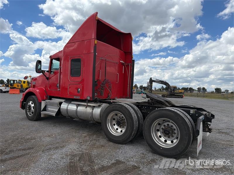 Kenworth T800B Sadulveokid