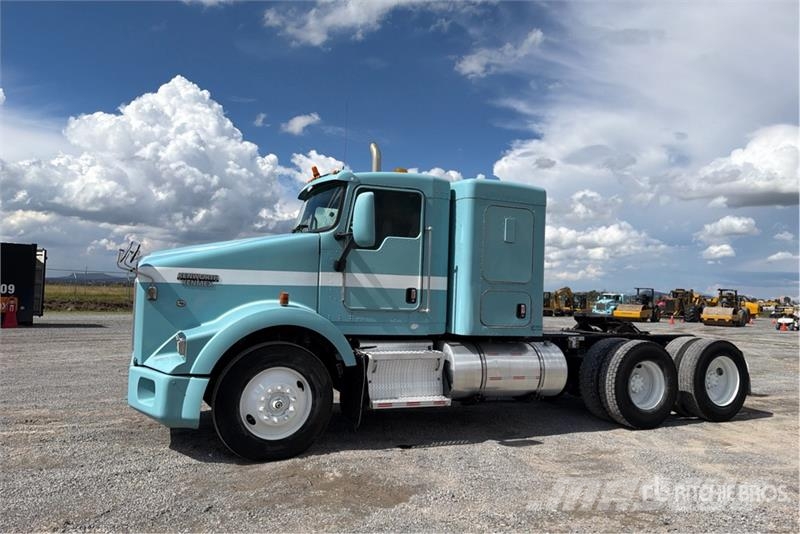 Kenworth T800B Тягачі