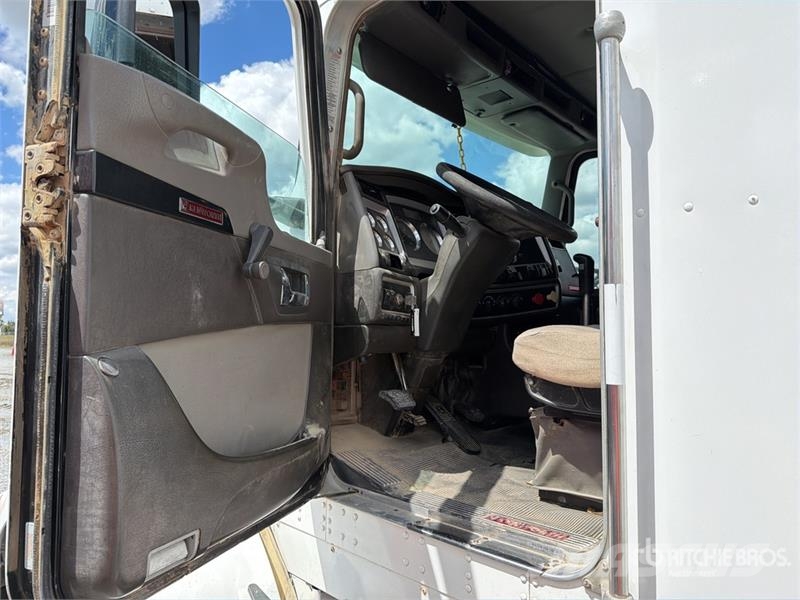 Kenworth T800B Naudoti vilkikai