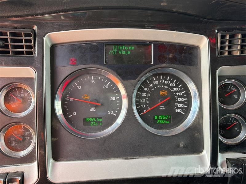 Kenworth T800B Naudoti vilkikai
