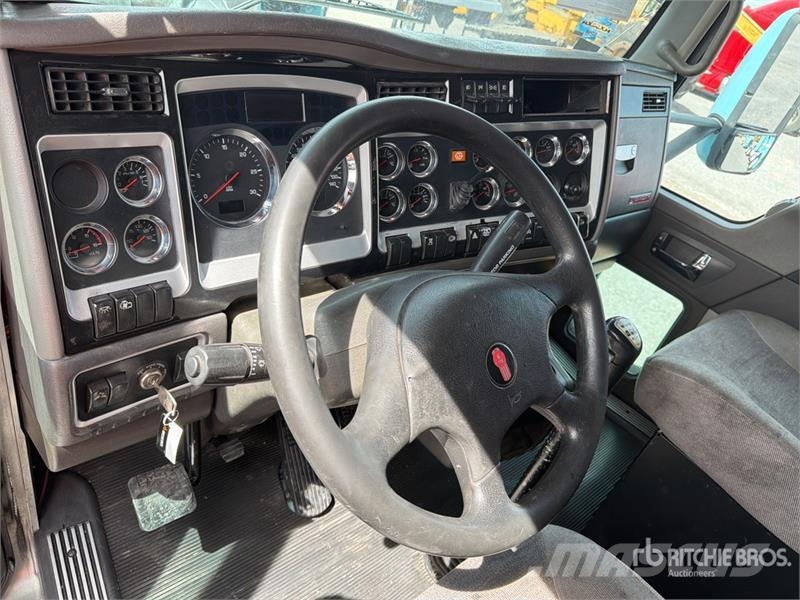 Kenworth T800B Влекачи