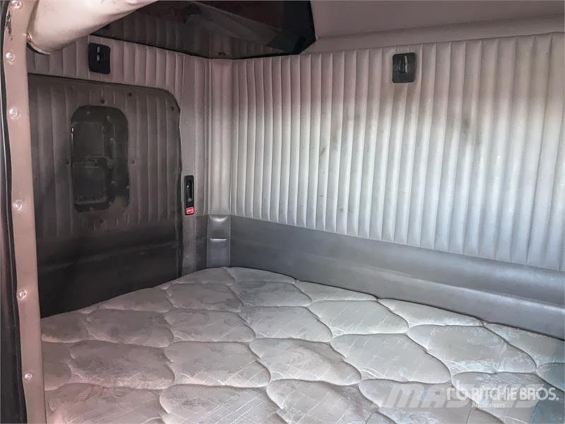 Kenworth T800B Trekkers