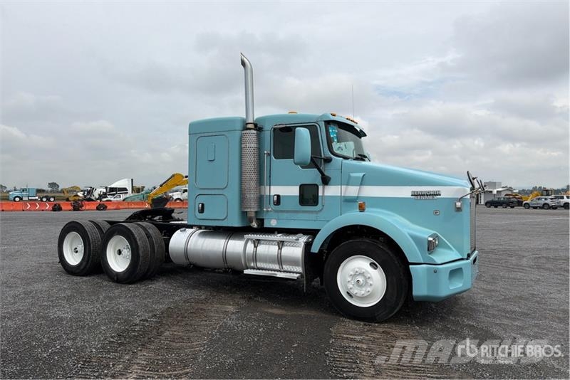 Kenworth T800B Тягачі
