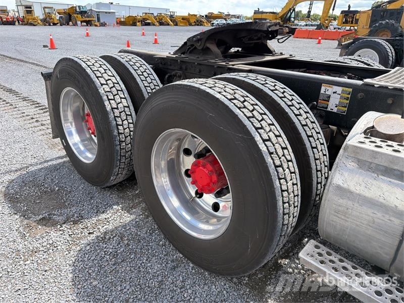 Kenworth T800B Naudoti vilkikai