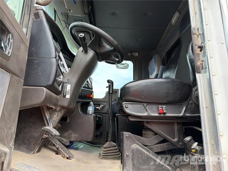 Kenworth T800B Sattelzugmaschinen