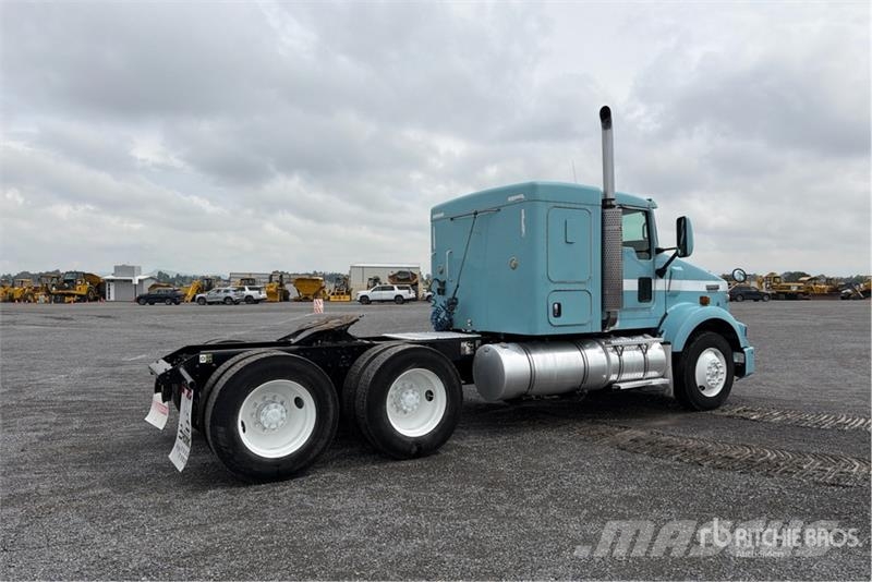 Kenworth T800B Тягачі