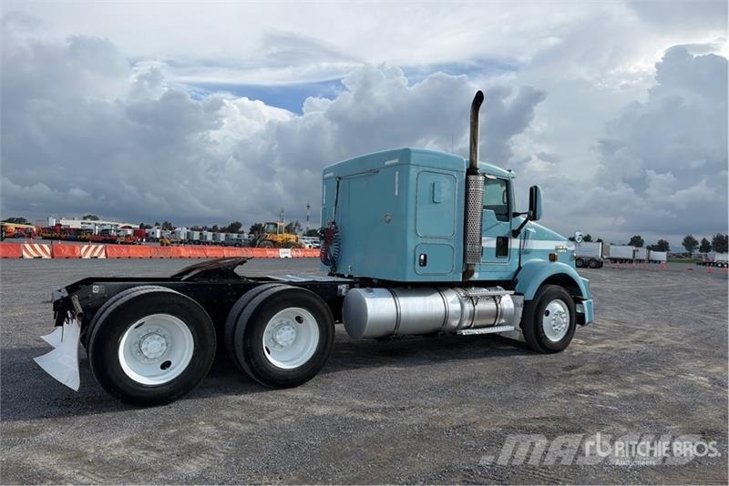 Kenworth T800B Sadulveokid
