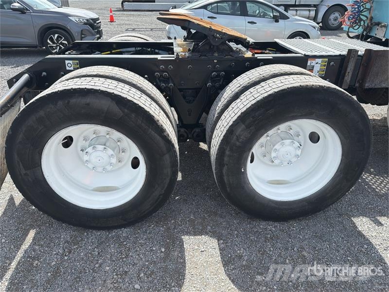 Kenworth T800B Влекачи