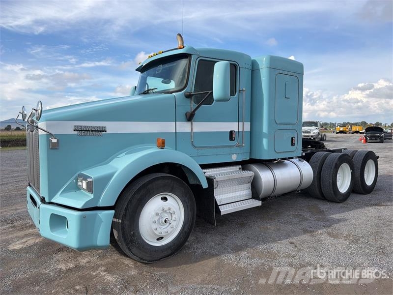 Kenworth T800B Tractor Units