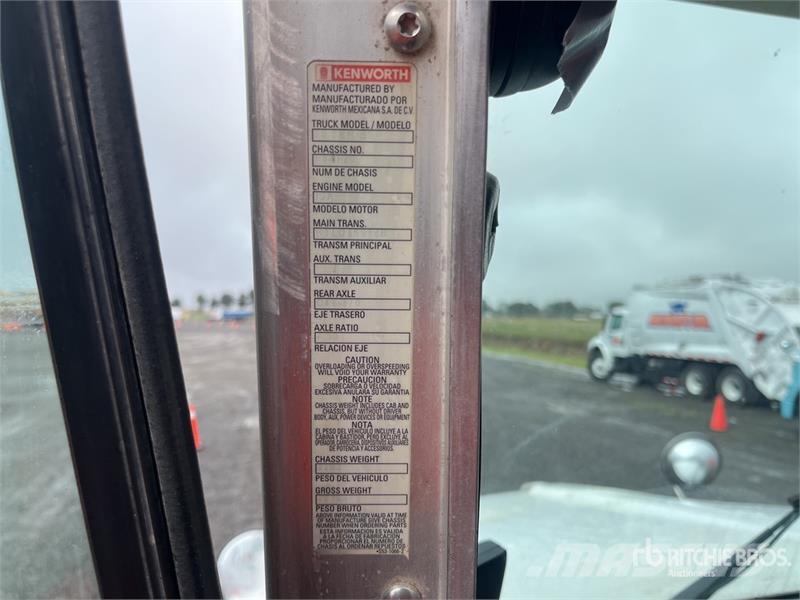 Kenworth T800B Naudoti vilkikai