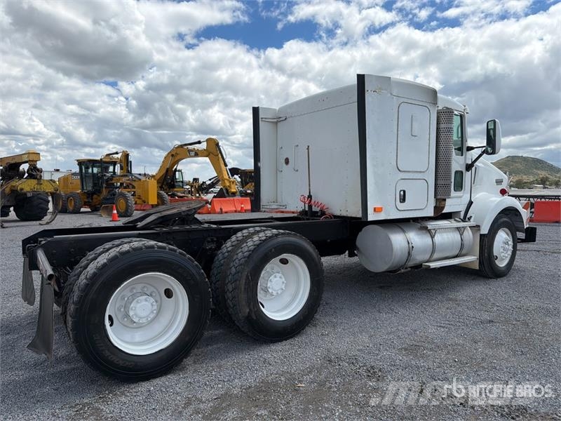Kenworth T800B Naudoti vilkikai