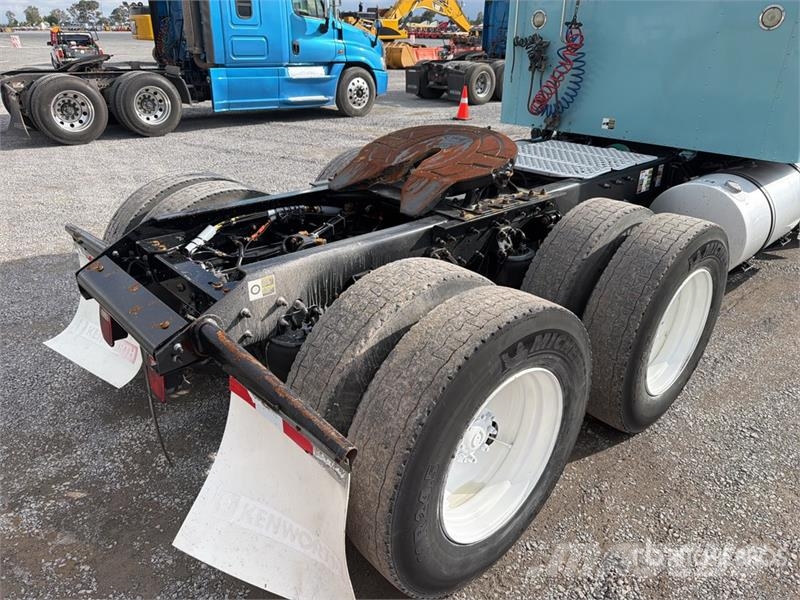 Kenworth T800B Sadulveokid