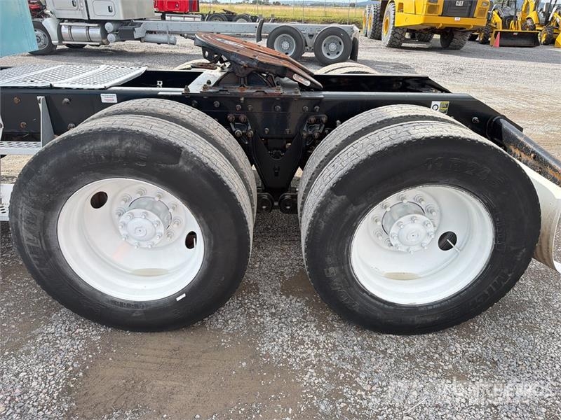 Kenworth T800B Sadulveokid