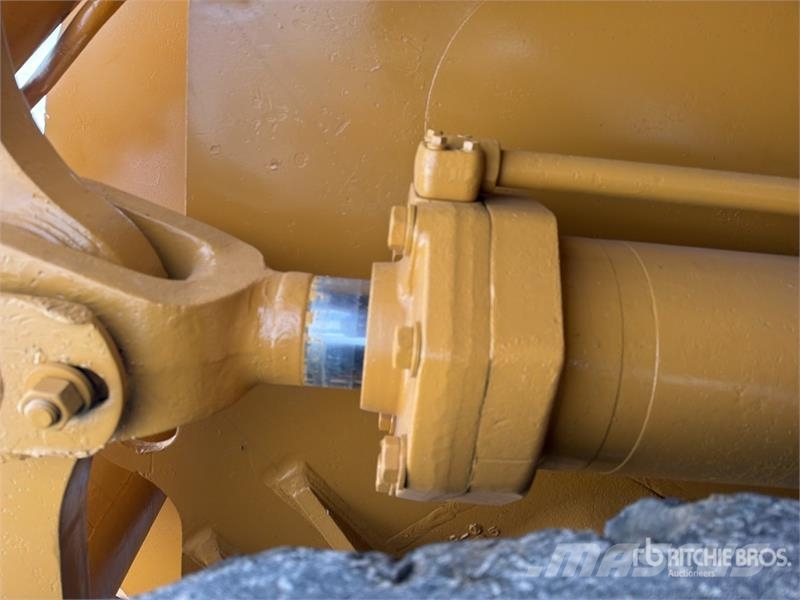 Komatsu WA600 Cargador sobre Neumaticos / Wheel Loader Kolesové nakladače