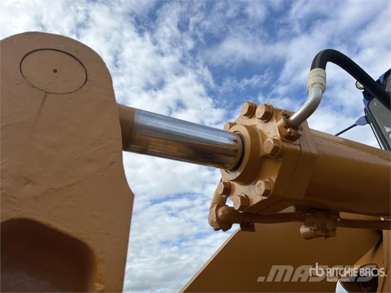 Komatsu WA600 Cargador sobre Neumaticos / Wheel Loader Kolesové nakladače