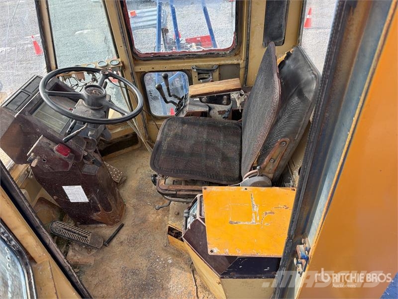 Komatsu WA600 Cargador sobre Neumaticos / Wheel Loader Kolesové nakladače