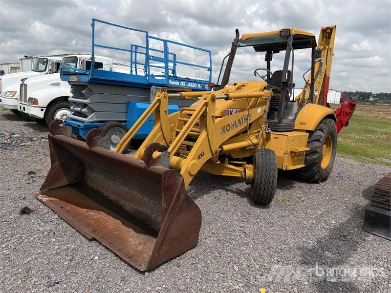 Komatsu WB140-2N لوادر ذات جرافات عكسية