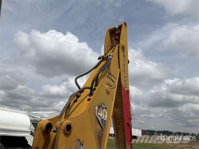 Komatsu WB140-2N لوادر ذات جرافات عكسية