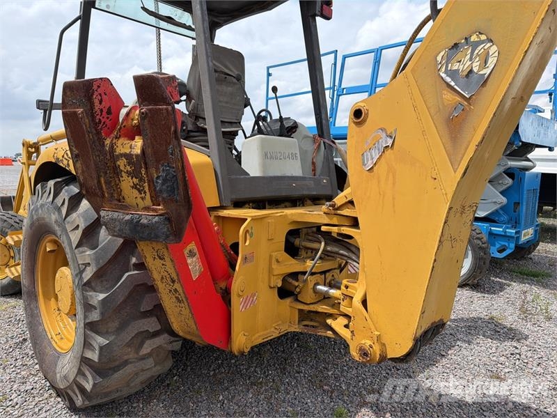 Komatsu WB140-2N لوادر ذات جرافات عكسية