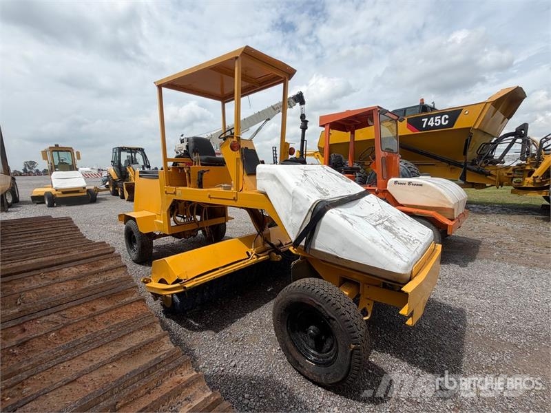 Lay-Mor SM400 كناسات