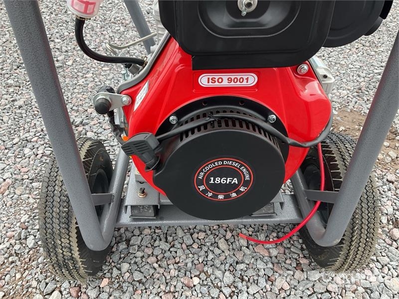 LIONDI LDP320 Bomba de Agua (Sin Usar) / Water Pum Veepumbad