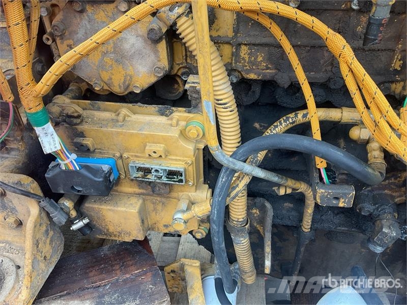  Lote de Motor y Bomba Hidralica / Engine and Hydra Otros componentes