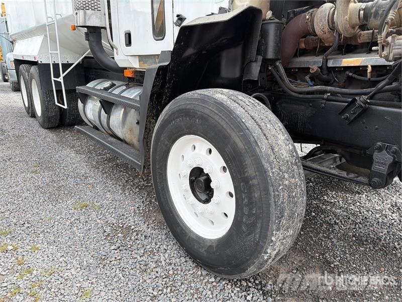 Mack CH613 Vattentankbilar