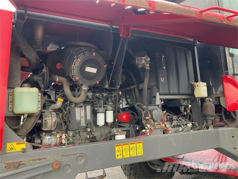 Massey Ferguson MFWR9970 16 ft Mower Conditioner Segadora Autoprop 堆草機