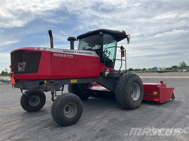 Massey Ferguson MFWR9970 16 ft Mower Conditioner Segadora Autoprop 堆草機