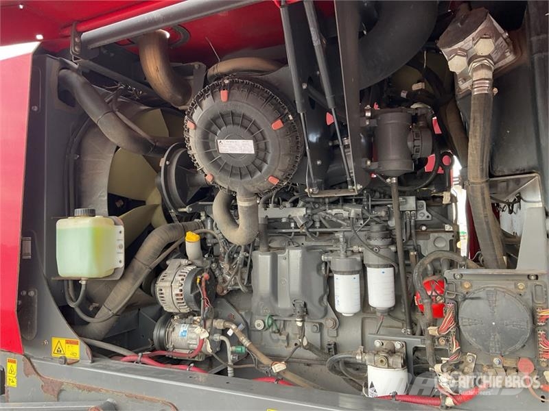 Massey Ferguson MFWR9970 16 ft Mower Conditioner Segadora Autoprop 堆草機