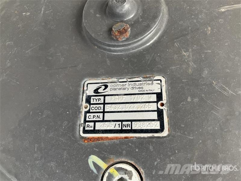 Massey Ferguson MFWR9970 16 ft Mower Conditioner Segadora Autoprop 堆草機