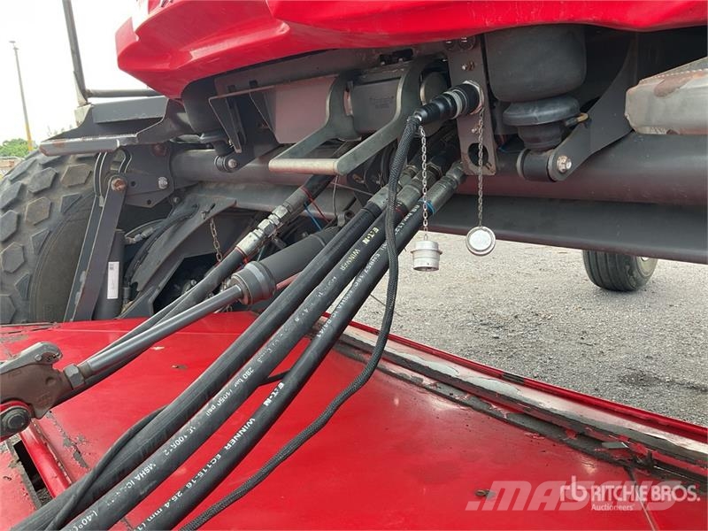 Massey Ferguson MFWR9970 16 ft Mower Conditioner Segadora Autoprop 堆草機