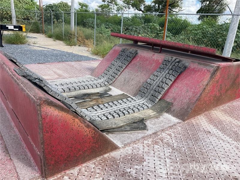  Mireles 24 ft Tri/A Plataforma / Flatbed Trailer Platformas/izkraušana no sāniem