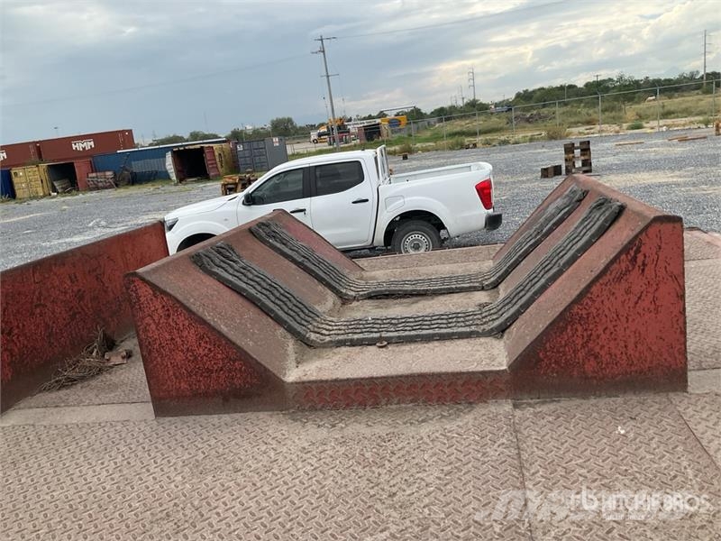  Mireles 24 ft Tri/A Plataforma de Escalon para Bob Низькорамні причепи