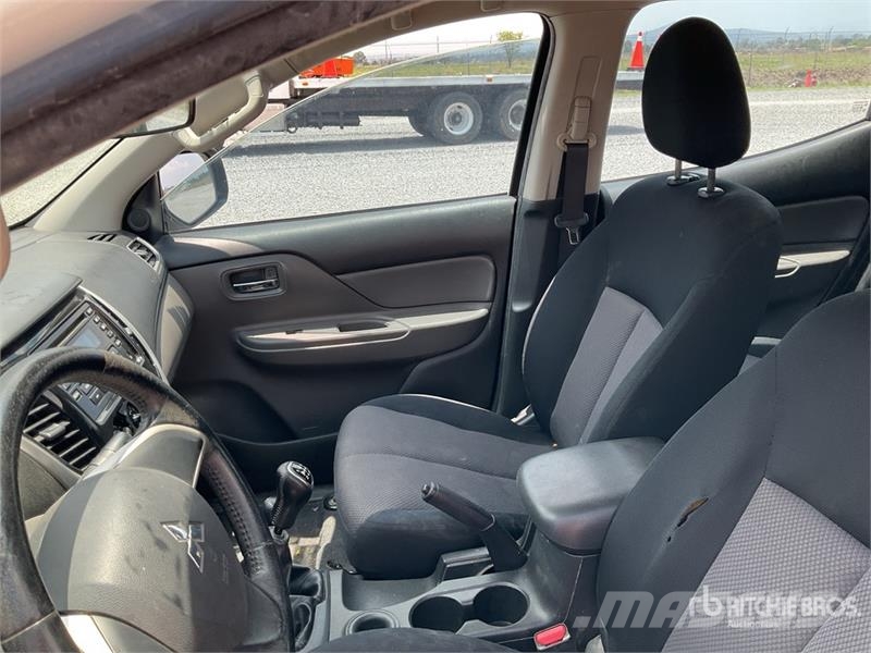Mitsubishi L200 Otras furgonetas