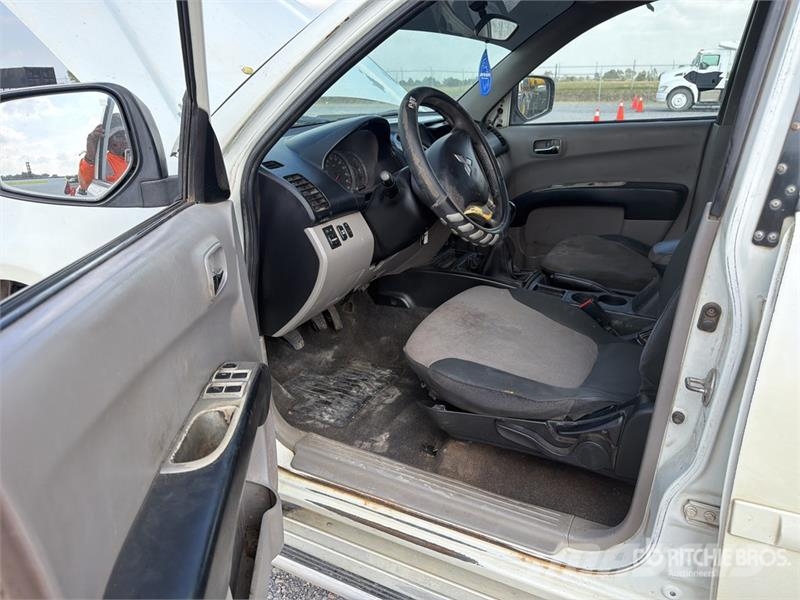 Mitsubishi L200 Otras furgonetas