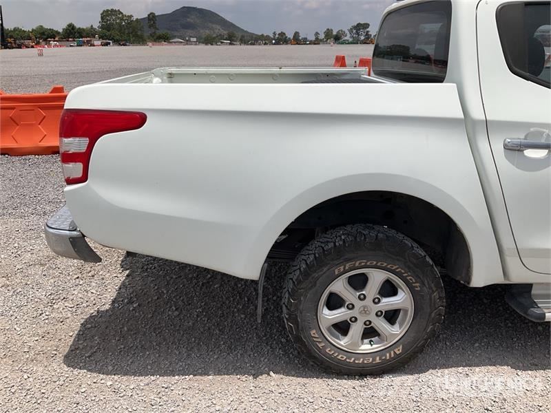 Mitsubishi L200 Otras furgonetas